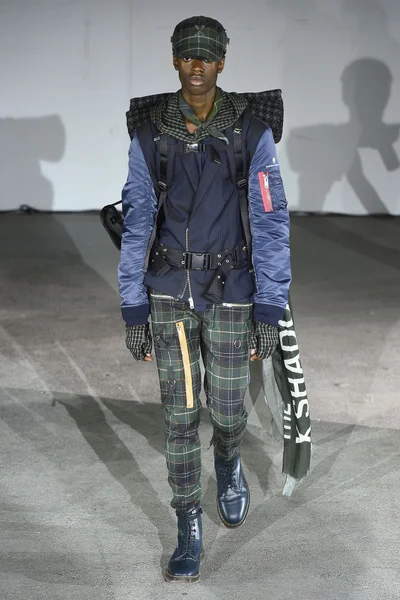 Look 32